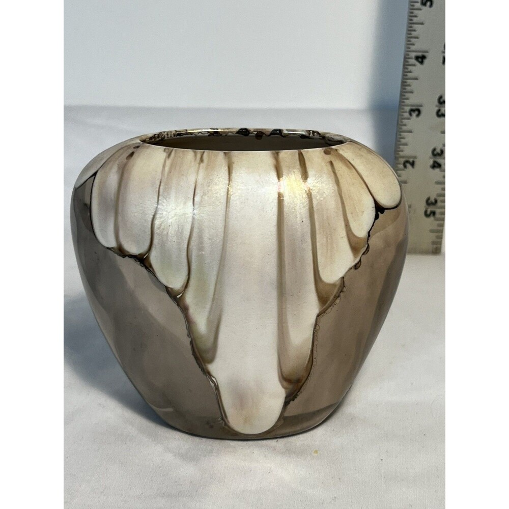 Vintage Nelson’s Extraordinary Pottery Vase